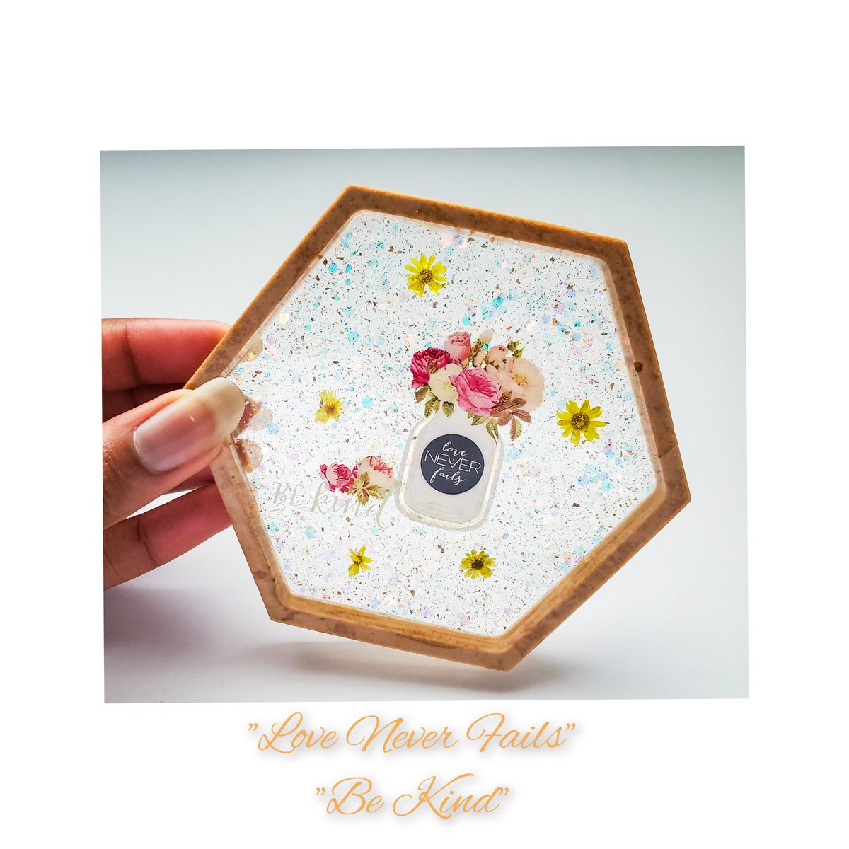 New Product ✨️! Inspirational Resin Coasters ☕️💐 - Set of 4
etsy.com/listing/172257…
#etsyshop #handmadehour #giftsforher #giftsforfriend #womaninbizhour #SpringHasCome #SummerVibes #inspiration #Motivation #resin #coasters #CoffeeLover #uniquegifts #tuesdayvibe #NEW