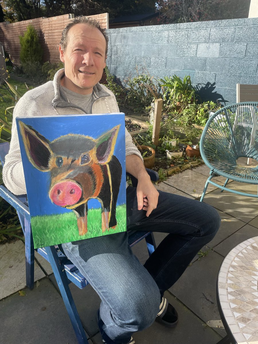 Did you know that in his spare time and when he’s not baking, Piero likes to paint? Here’s a glimpse of his first masterpiece - a charming pig for his daughter, Roisin. Piero is shy about his artwork but we feel he has an artistic flair. What do you think?🎨
#PizzadaPiero #Artist