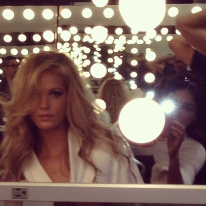 bronzedvanille's tweet image. Victoria’s Secret angel makeup tutorial, a thread🎀🤍🪽