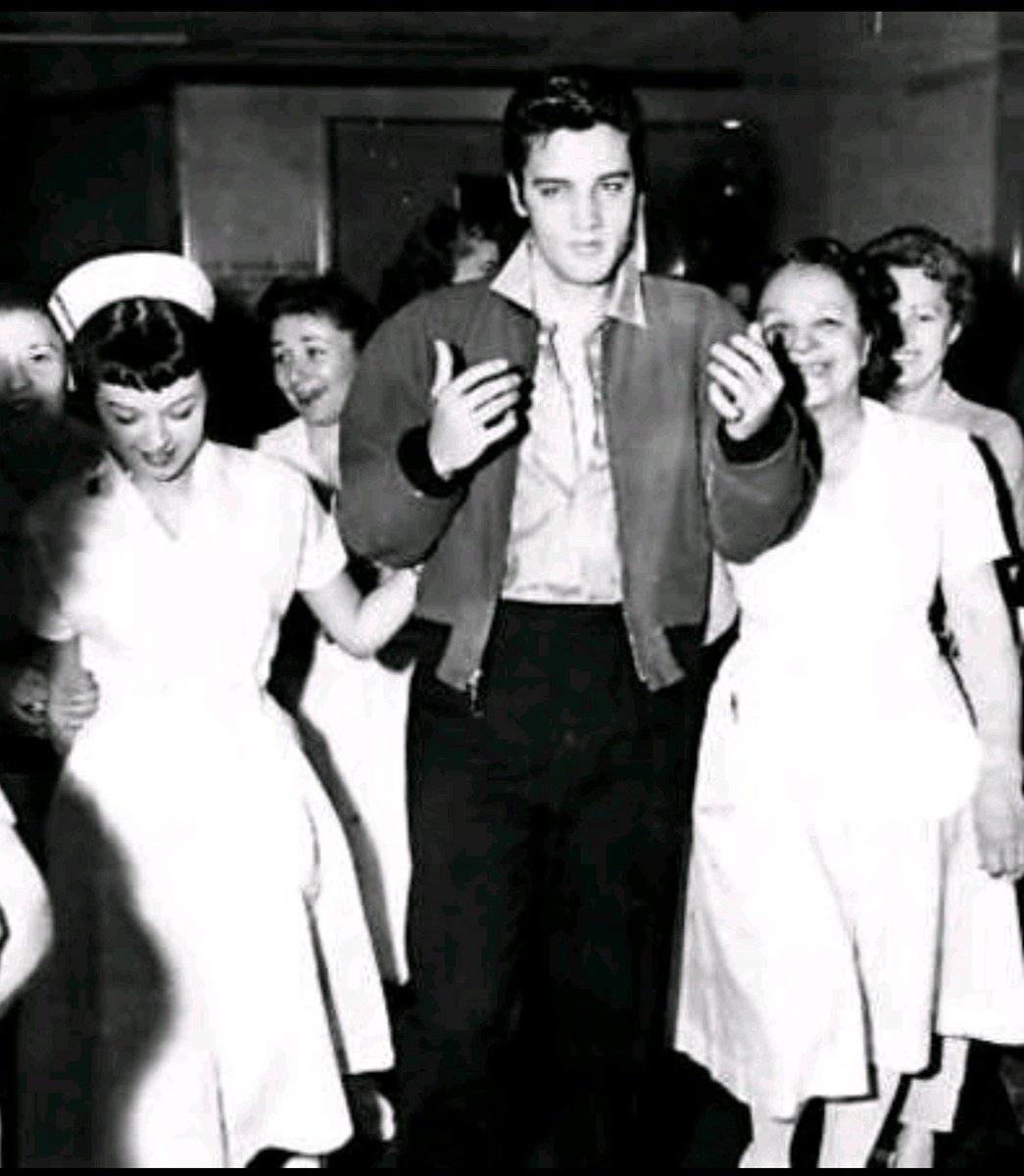 May 14, 1957;
Jailhouse Rock while working on the dance sequence in Jailhouse Rock, Elvis swallowed a cap from one of his teeth.
Taken to a Los Angeles hospital to have it removed from his lung, and was released the next day.
#ElvisPresley #ElvisHistory