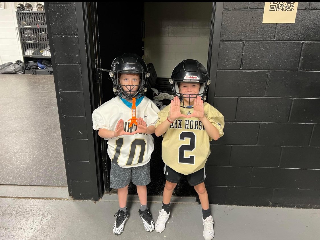 DarkHorseFball's tweet photo. Football Parent Meeting 
Saturday, May 18th 

9th &amp; 10th Grade Meeting:  10am-11:30am

11th &amp; 12th Grade Meeting:  12pm-1:30pm

These Guys Are Ready For Dark Horse Football! https://t.co/HpGAt1f53j