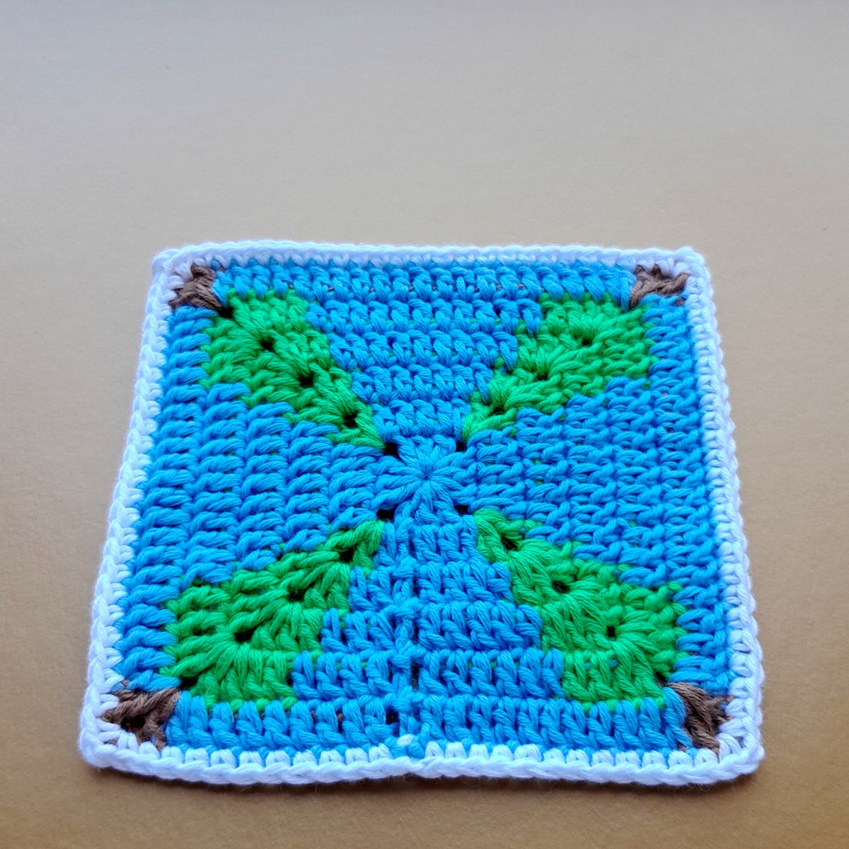 Christmas Granny Square Pattern, Granny Square Christmas Tree Pattern
etsy.com/listing/154912…

#Etsy #EtsyShop #EtsySeller #EtsySocial #crochet #GrannySquarePattern #crochetpattern #CrochetPatterns #grannysquare #grannysquares #crocheter #crocheting #crochetideas