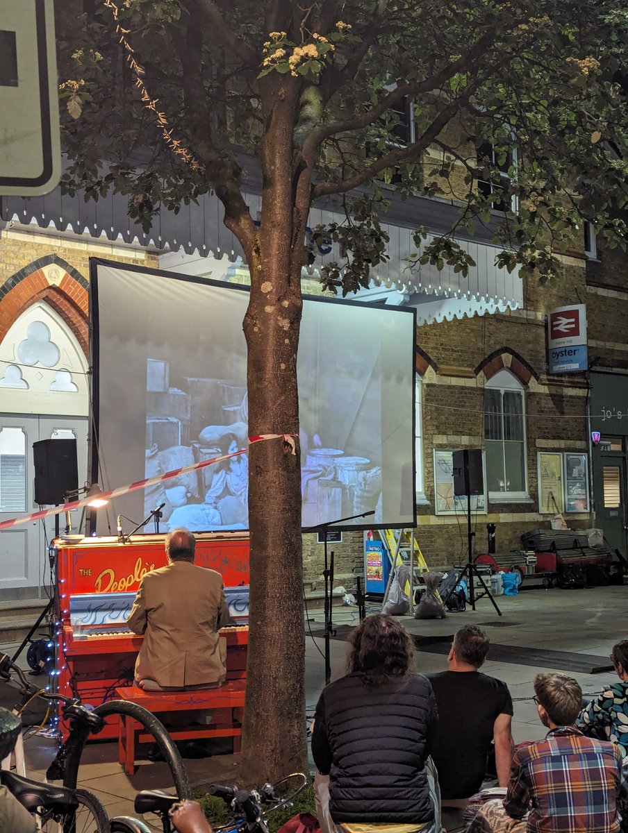 More photos of me starring in the excellent @HerneHillFilm  free film event in #HerneHill on Friday night with @NeilKBrand in the driving seat. An excellent evening, though I do say so myself 🎹 #streetpiano