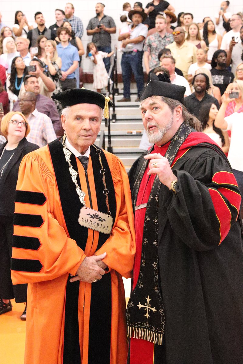 Thank you @surpriseazgov Mayor Skip Hall for serving as the Commencement Marshal for the 2024 OUAZ Commencement. Mayor Hall was the inaugural carrier of the Surprise Mace. The mace will be carried each year at commencement by the current Mayor of Surprise.