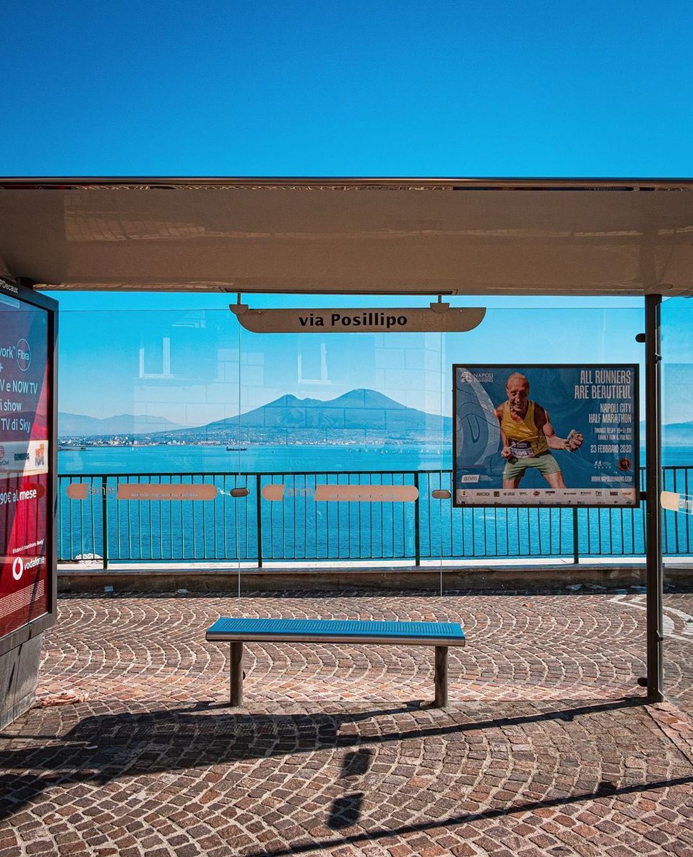 The most beautiful and unusual bus stops on Earth - a thread 🧵 1. Naples, Italy