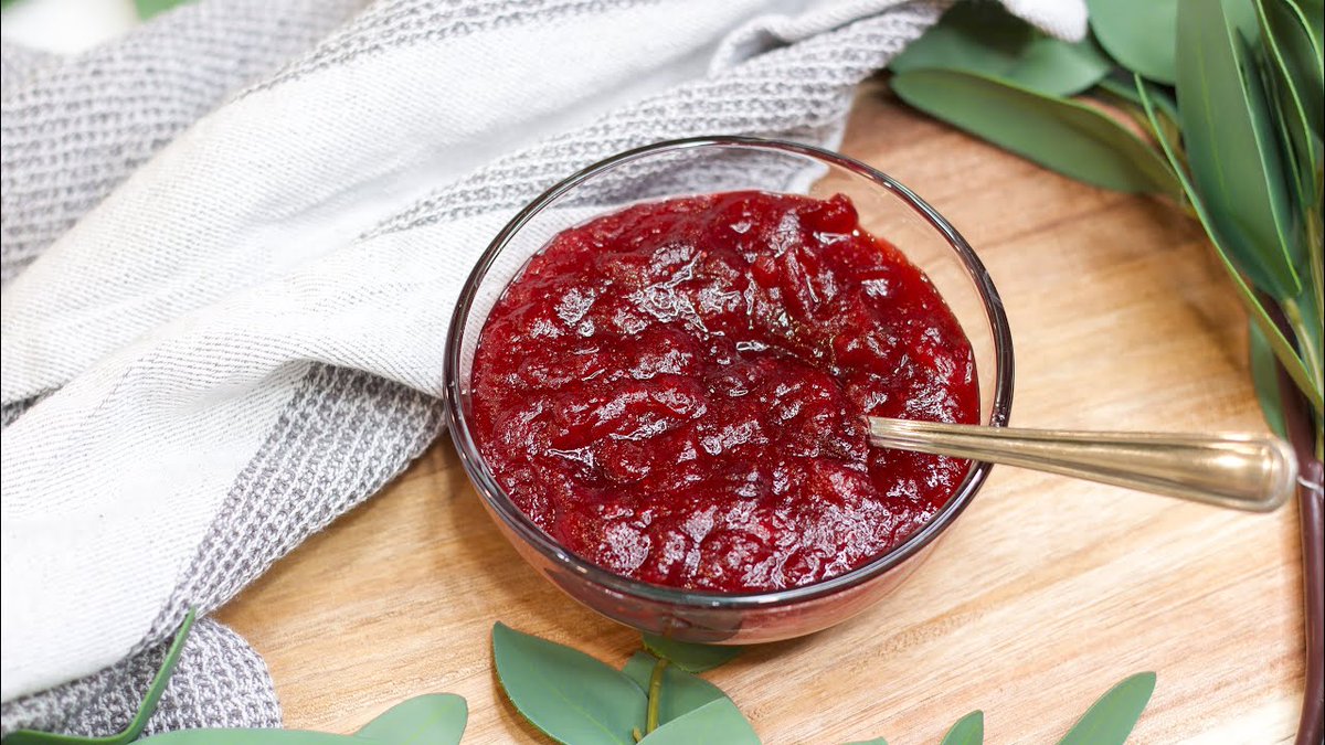 Cranberry Sauce diningandcooking.com/1388856/cranbe… #American #AmericanRecipes #CranberrySauceRecipe #RecipeVideos #Recipes