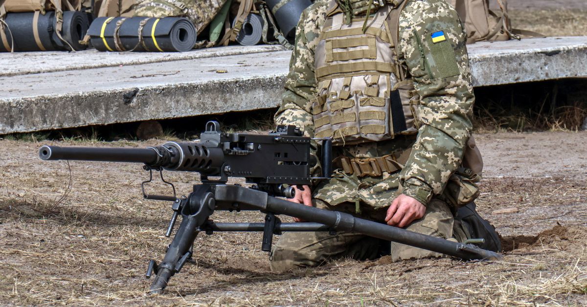 So, wie erwünscht ein etwas längerer Thread zu Kaliber 50.
(#Kaliberexperten und so)

- Grobe historische Herleitung 
-Wogegen
- Einsatz Infanteristisch 
- Einsatz auf Fahrzeugen/RCWS
- Air to Ground
-Sniper

1/