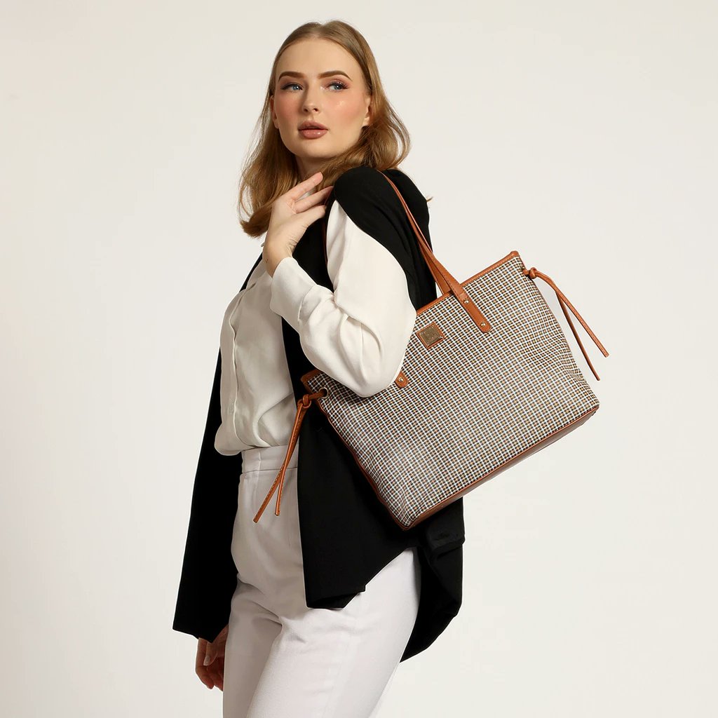 Mierzna's tweet image. Rekomendasi ToteBag Simple, Keren, Murmer.. #totebags #taswanita #taskantor #promotaswanita #diskonshopee #cashbackshopee #racunshopee #cashbackshopeevideo 
 id.shp.ee/9vtxf8r?smtt=0…
