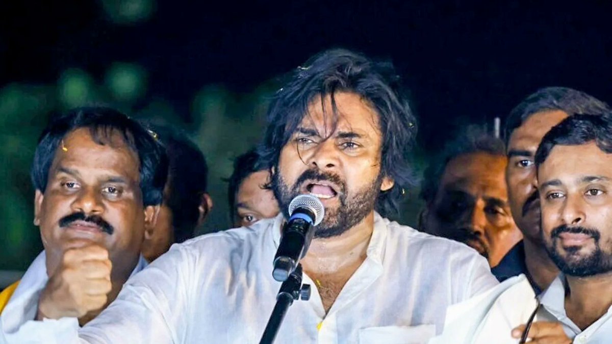 trendplusnews's tweet photo. Pawan Kalyan Sees A Big Revolution To Switch Off YCP’s Fan
https://t.co/a8n9Q4fBWM
#PawanKalyanRevolution
#YCPFanSwitchOff
#PoliticalTransformation
#JSPLeadership
#AndhraPolitics 
#PoliticalChange
#PawanKalyanImpact
#YCPResistance
#PoliticalShifts
@andhrawatch1 https://t.co/wqWDVIwohx