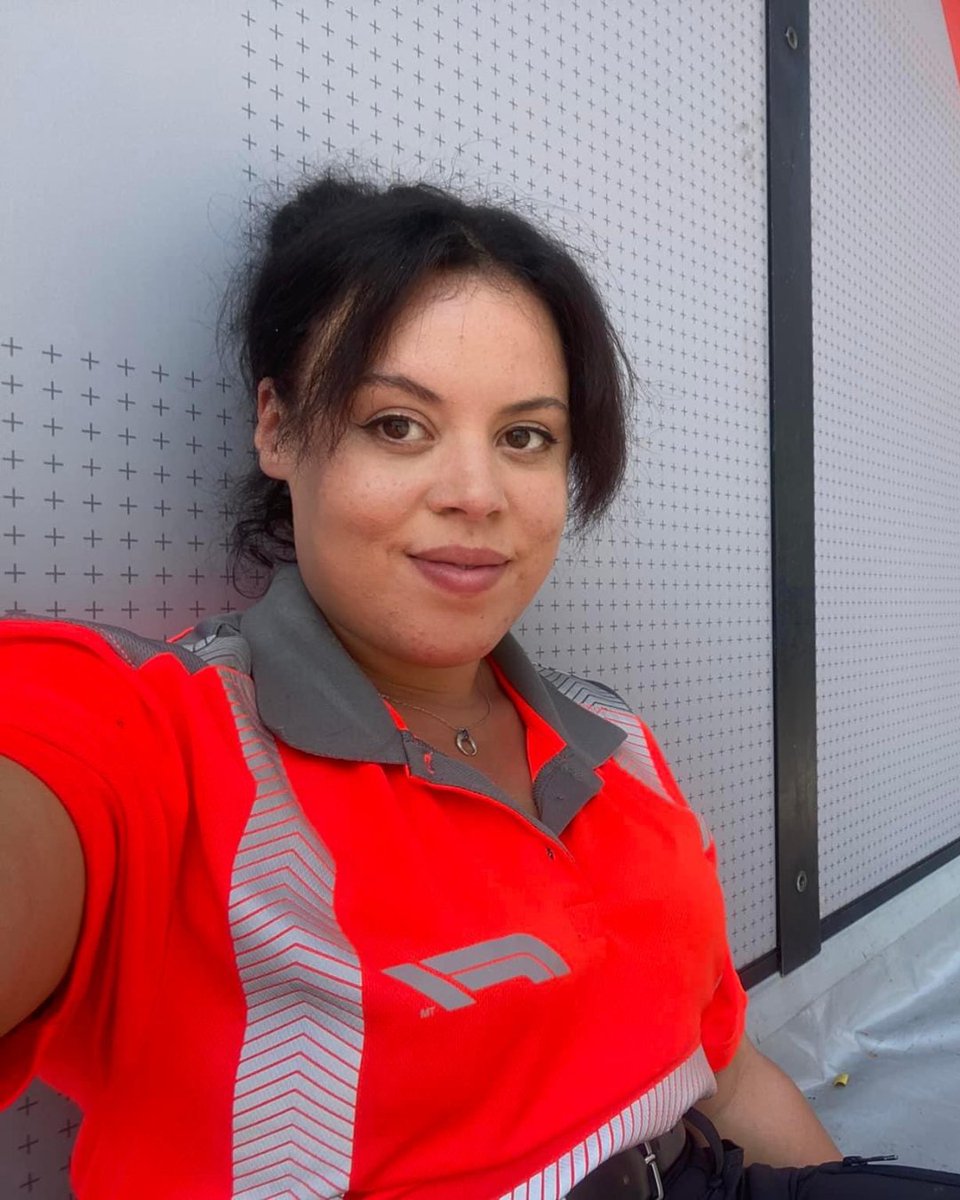 Introducing Sorsha Elson of @DrivenByUs, a Mechanical Engineer Apprentice at @F1 🏎️ Sorsha maintains, modifies, and repairs the F1 Event Technical Centre while inspiring others as an F1 student ambassador and Driven By Us volunteer 💪 #WomenInMotorsport #BlackInclusionWeek