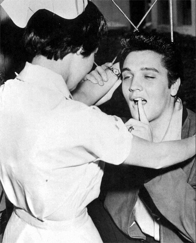 May 14, #Elvis1957
Jailhouse Rock while working on the dance sequence in Jailhouse Rock, Elvis swallowed a cap from one of his teeth. Taken to a Los Angeles hospital to have it removed from his lung, and was released the next day.
#ElvisHistory 
#Elvis2024 
#ElvisPresley