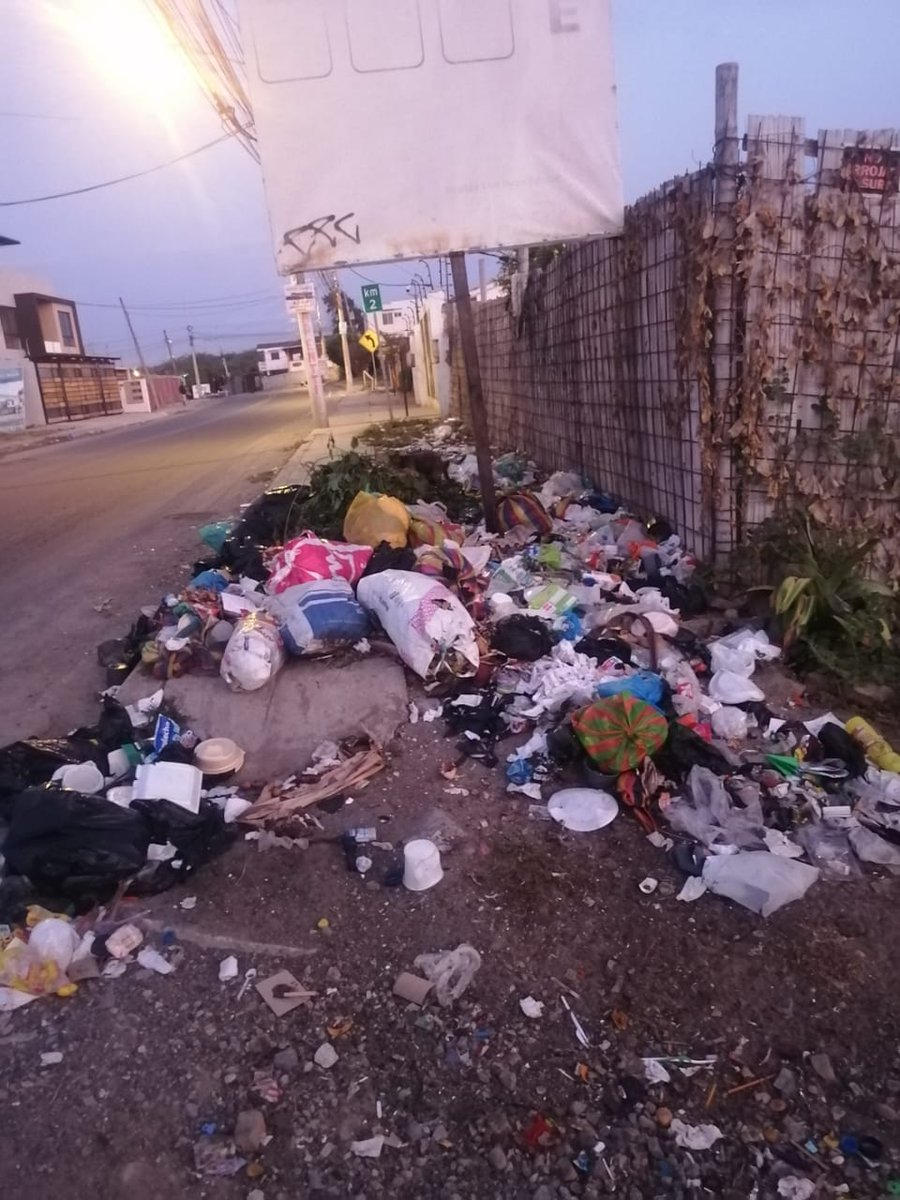 🚨 ATENCIÓN: Desastre ambiental en el cantón #Playas en #Guayas es apocalíptico. Ocupa la escala NIVEL 3, la más alta hasta ahora evidenciada en el país. ❌ 200 toneladas de basura por día se generan aproximadamente en este cantón. ❌ El único carro recolector se encuentra