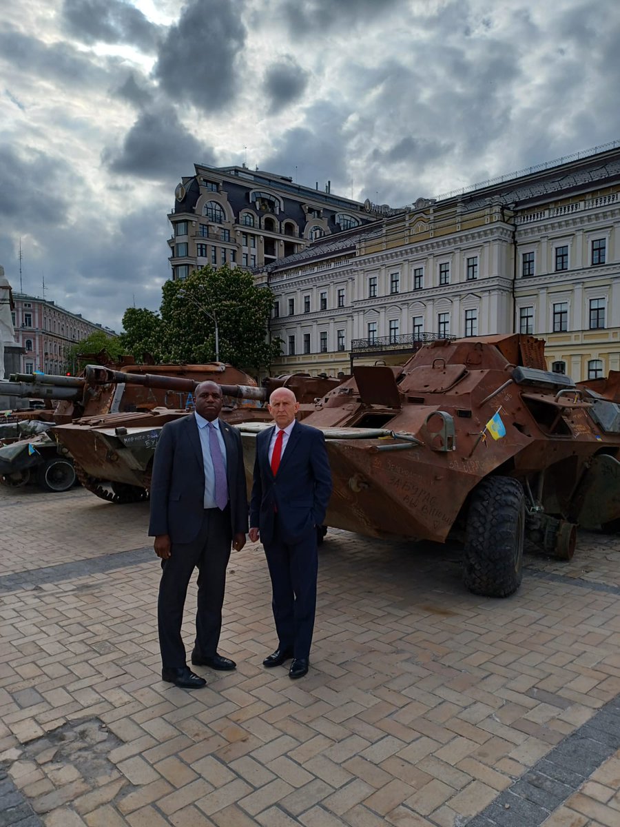 Two years after our last visit to Kyiv, it was incredibly moving to revisit the Wall of Remembrance of the Fallen for Ukraine with @DavidLammy. Labour will stand with Ukraine for as long as it takes to win.