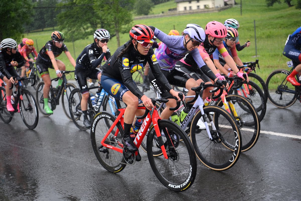#DurangoDurango2024 @lucinda_brand so nearly catches the leaders, but ultimately crosses the line in fourth after a very wet day of racing