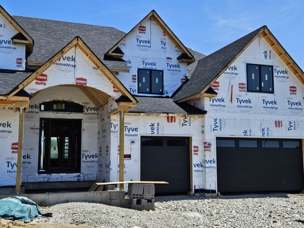 #Garagedoors are in at one of our #newhomebuilds! Our #modelhome is open from 11 am - 5 pm at 4012 Alfalfa Ln #Naperville #newhome #newhomedesign #newhomebuilder #newhomeconstruction #newconstruction #homebuilder #homeconstruction #customhome #customhomebuilder #customhomebuild