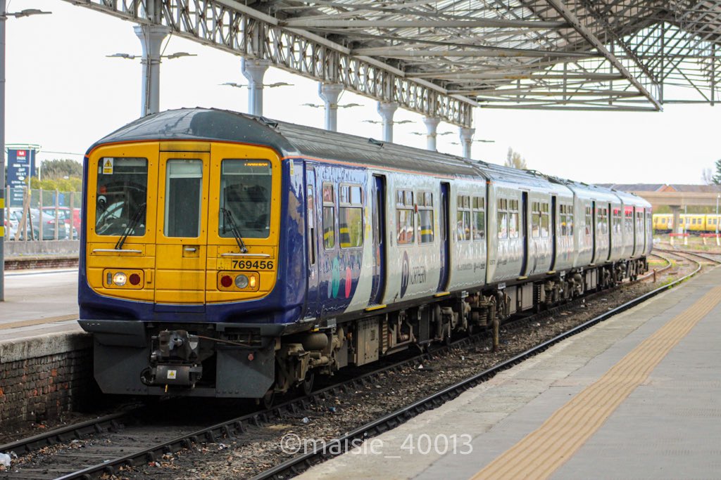 maisie_40013's tweet image. 769456 arrives at Southport finishing 2W16 1327 Manchester Oxford Road to Southport 
27/04/2024
#class769 #northern #southport