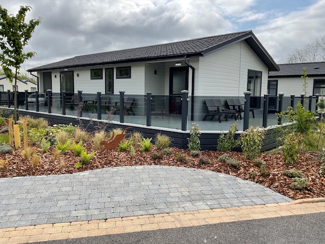 vinylsols's tweet photo. We're really proud of our decking installation for the Sales Reception at @Hoburneholidays Cotswold Reach in Gloucestershire, Hoburne's 9th and newest park. For a FREE decking consultation for your holiday home or lodge, get in touch with our team here: https://t.co/9rvAIT9m4Q https://t.co/gR2dwzCYLD