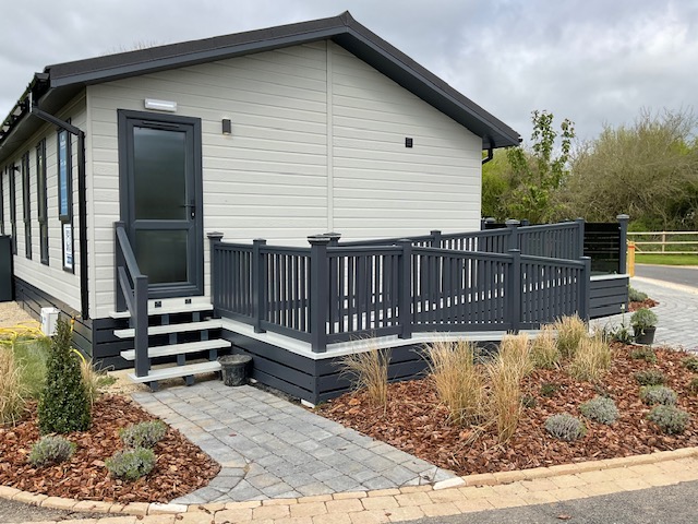 vinylsols's tweet photo. We're really proud of our decking installation for the Sales Reception at @Hoburneholidays Cotswold Reach in Gloucestershire, Hoburne's 9th and newest park. For a FREE decking consultation for your holiday home or lodge, get in touch with our team here: https://t.co/9rvAIT9m4Q https://t.co/gR2dwzCYLD