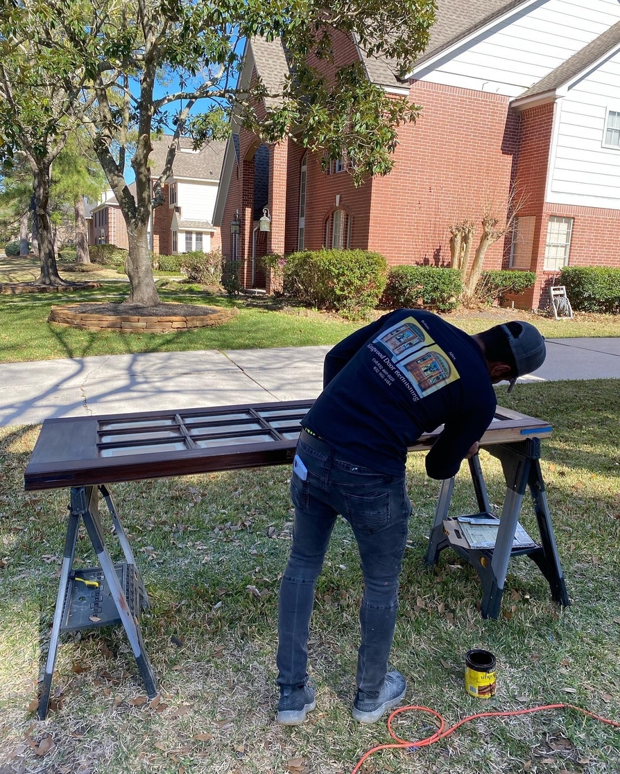 Renew your doors with our professional refinishing services. Transform old doors into stunning focal points. Let's discuss your door refinishing project today! #DoorRefinishingServices #KingwoodTX
doorrefinishingserviceskingwood.com/door-refinishi…