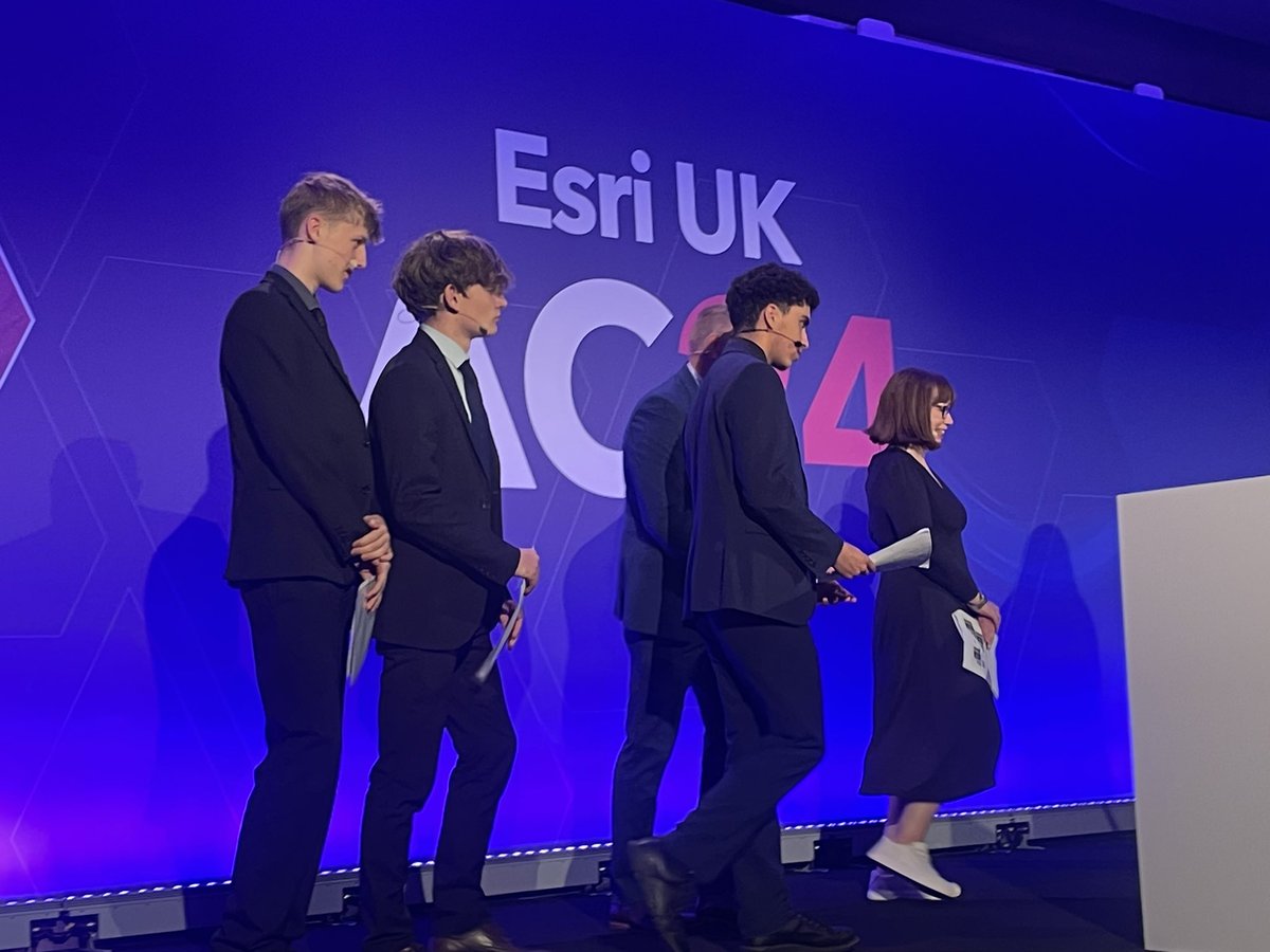 What an incredible success our @HarrisBeckenham year 12 students were at the #esriukac! Thank you as always to @geogologue and @Dav1dM0rgan for a fantastic opportunity