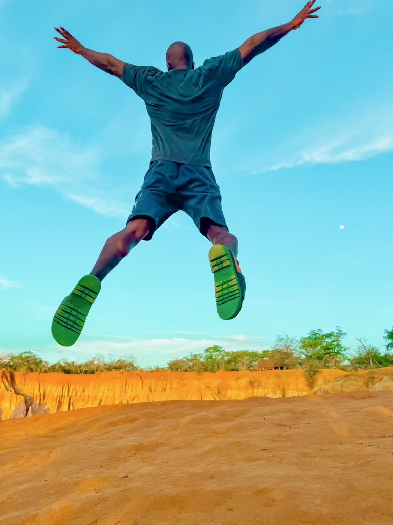 Taking the leap, one jump at a time ✨

#hellskitchen #marafa #malindi #leap #travelgram #adventureafrica #nature #canyon #kenya 🇰🇪