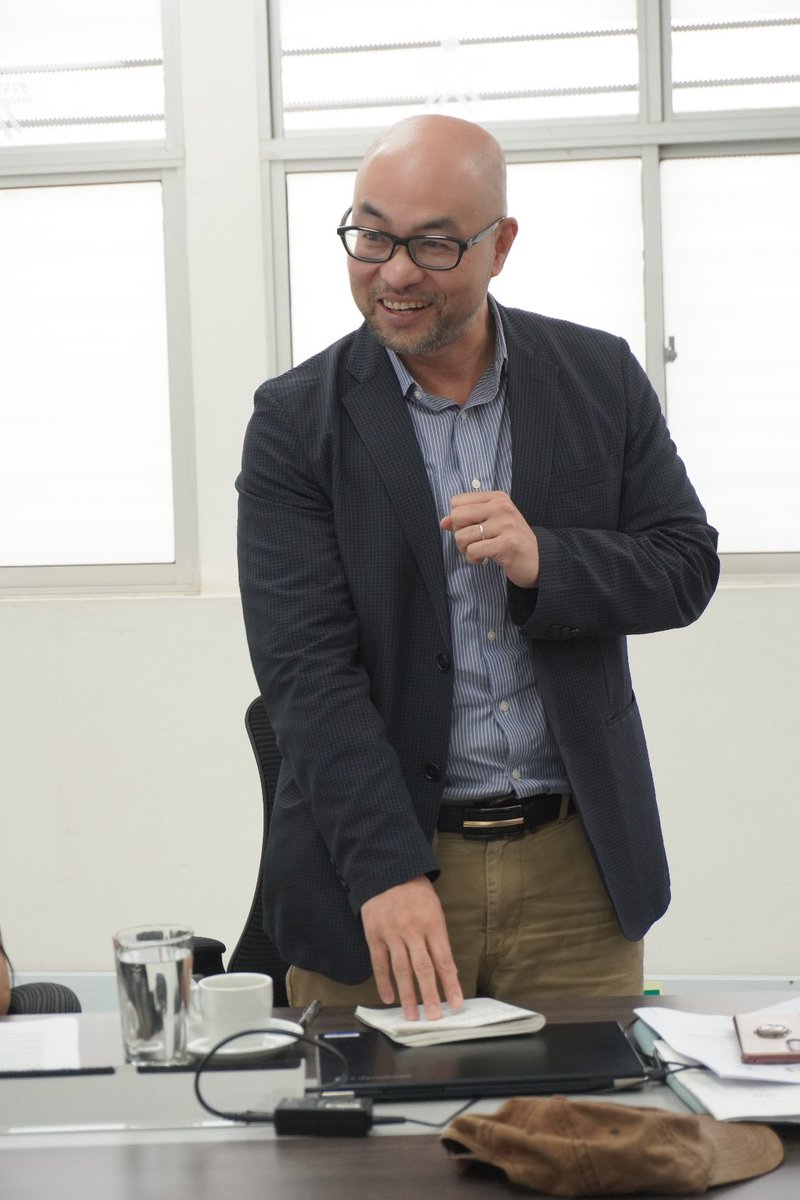 Amgasca's tweet photo. @SENAComunica @JorgeELondonoU @fbeltran01 @Claudiafarfan23 @CarlosMarioGait @jakelinesierra @AlirioArgote @senahuila El experto Líder de OVOP, Takashi Aoki explicó el alcance del proyecto Marca Territorial, iniciativa en la que el #SENAHuila aportará decididamente con el fin de impulsar el desarrollo de los territorios por medio del turismo, bajo el modelo de trabajo colaborativo. 🙌 https://t.co/idRDeyAyhr
