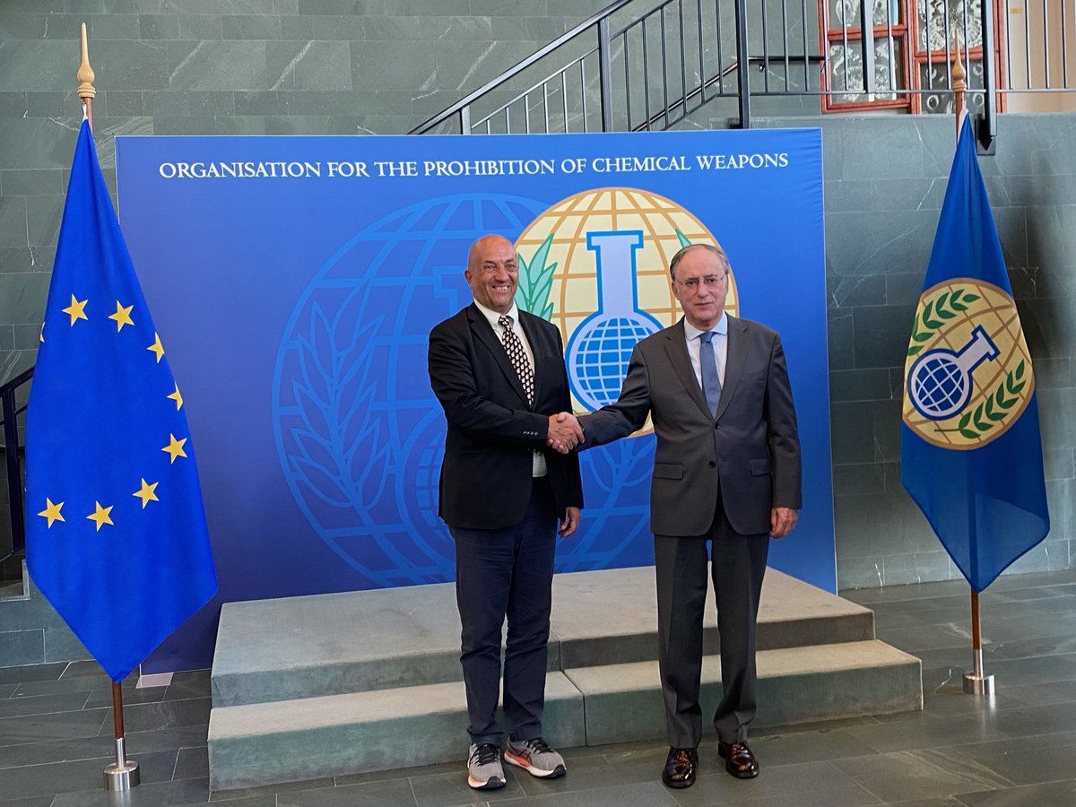 Great inaugural meeting of the🇪🇺EU- @OPCW Memorandum of Understanding europa.eu/!YwNKqm Thank you to the DG Fernando Arias for hospitality and warm welcome in #TheHague. Looking forward to following up on our discussion and further strengthening our strategic partnership.
