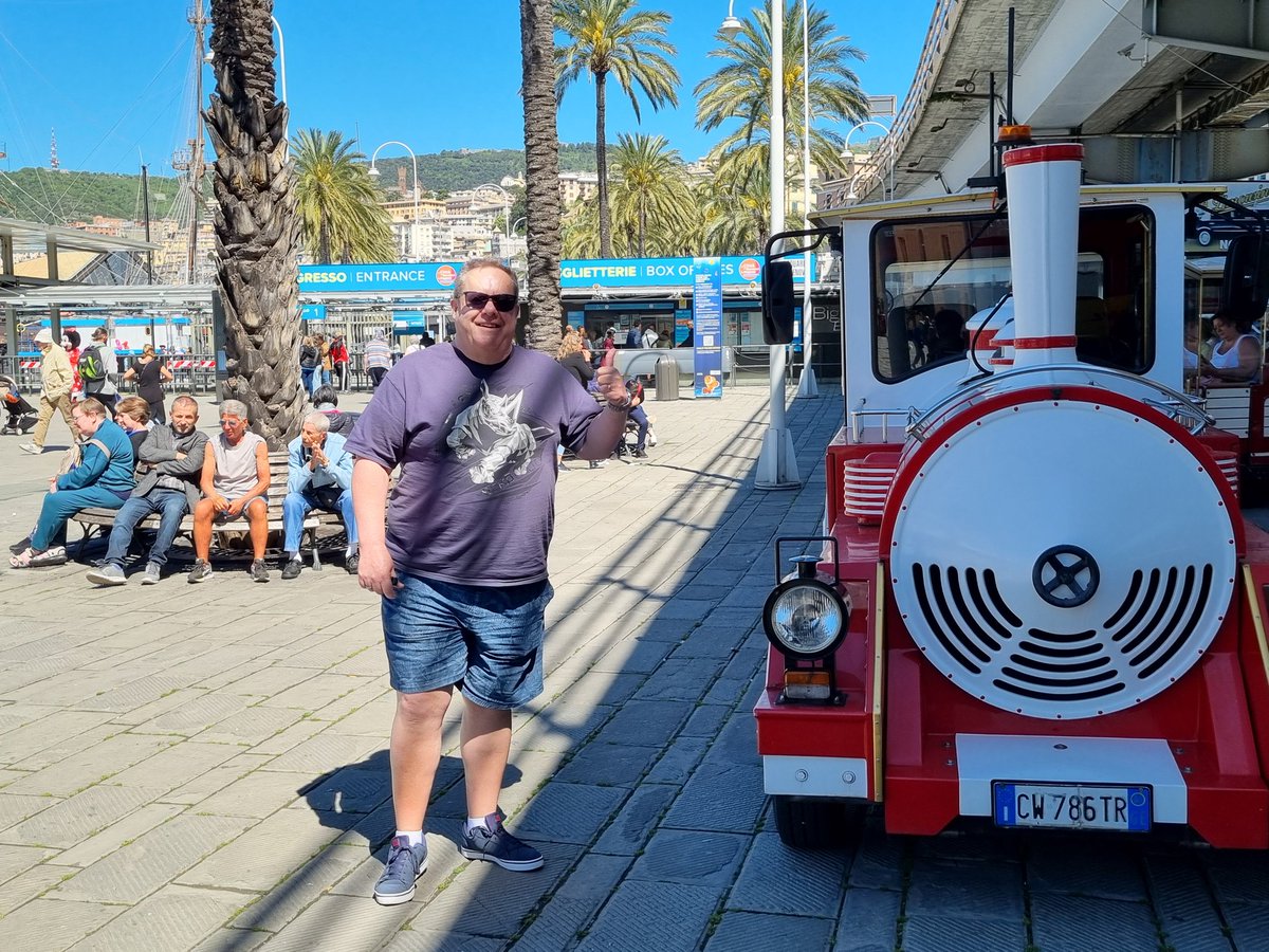 My train arrived 'bang on time' to take me on a brilliant tour of wonderful Genoa, Italy 🇮🇹 👍😎 #cruise #cruising #italy