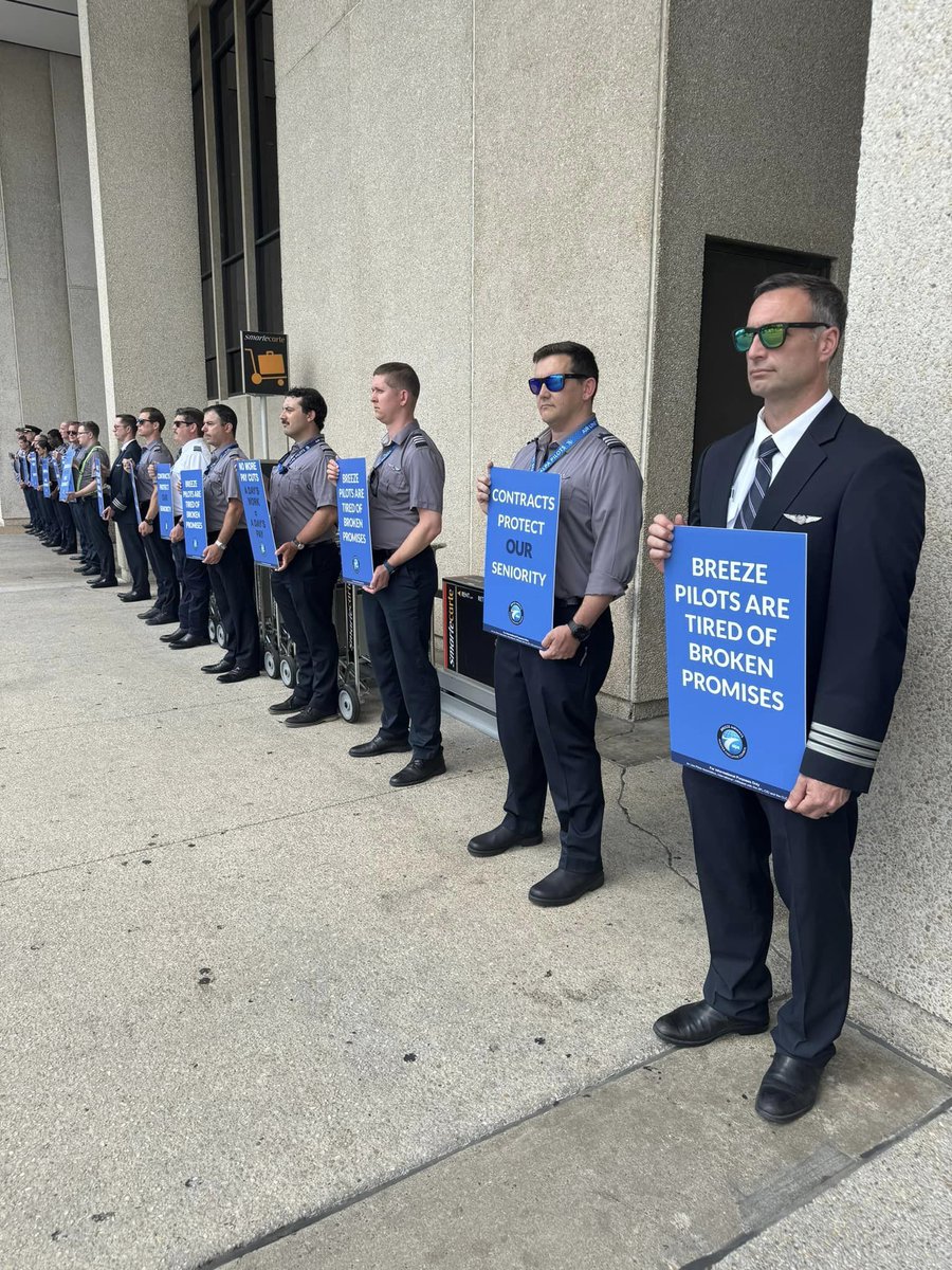 #ICYMI: Our Breeze Airways pilots recently held their first-ever informational picket @NorfolkAirport, sending a clear message to management that it’s time to stop putting profits over pilots and deliver a contract now. Read more: bit.ly/4aeHUBw #StrongerTogether