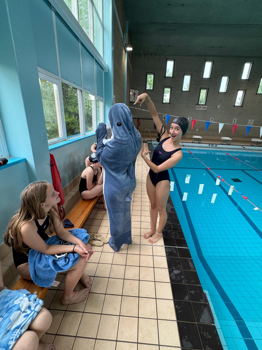 Things have been going super swimmingly today at The Mount whatever level you are... mountschoolyork.co.uk/mount-pupils-s… #thriveatthemount #liveadventurously #mountschoolyork