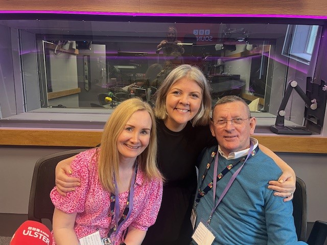 This #DementiaActionWeek we were thrilled to be invited onto The Lynette Fay Show on @bbcradioulster! Member Martin & Comms Lead Jane from Dementia NI chatted about #TheJourney, a magical song written by Dementia NI members and Cora Kelly. To listen go: bbc.co.uk/sounds/play/m0…