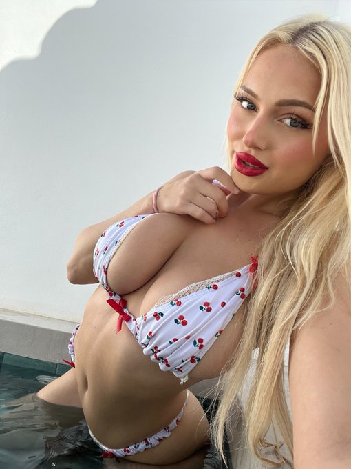 Your cherry on top 🍒 https://t.co/KG2nOkLVJn