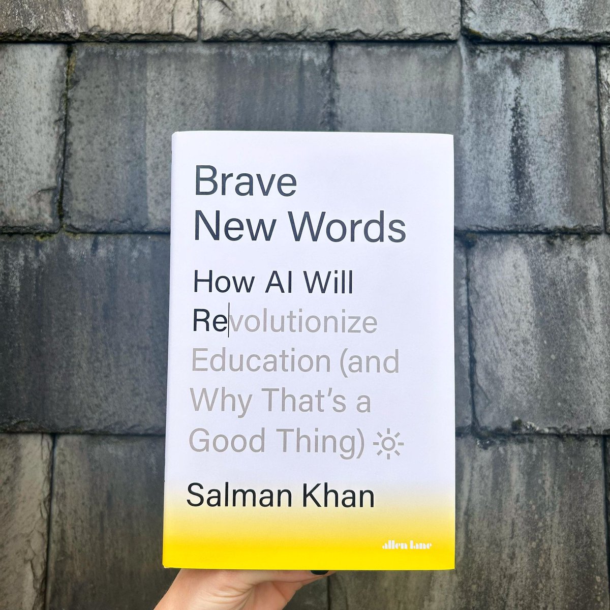 Happy Publication Day to BRAVE NEW WORDS by Salman Khan! 🔆 🔅 ‘The book is a timely master class for anyone interested in the future of learning in the AI era. No one has thought more about these issues―or has more interesting things to say about them’ Bill Gates