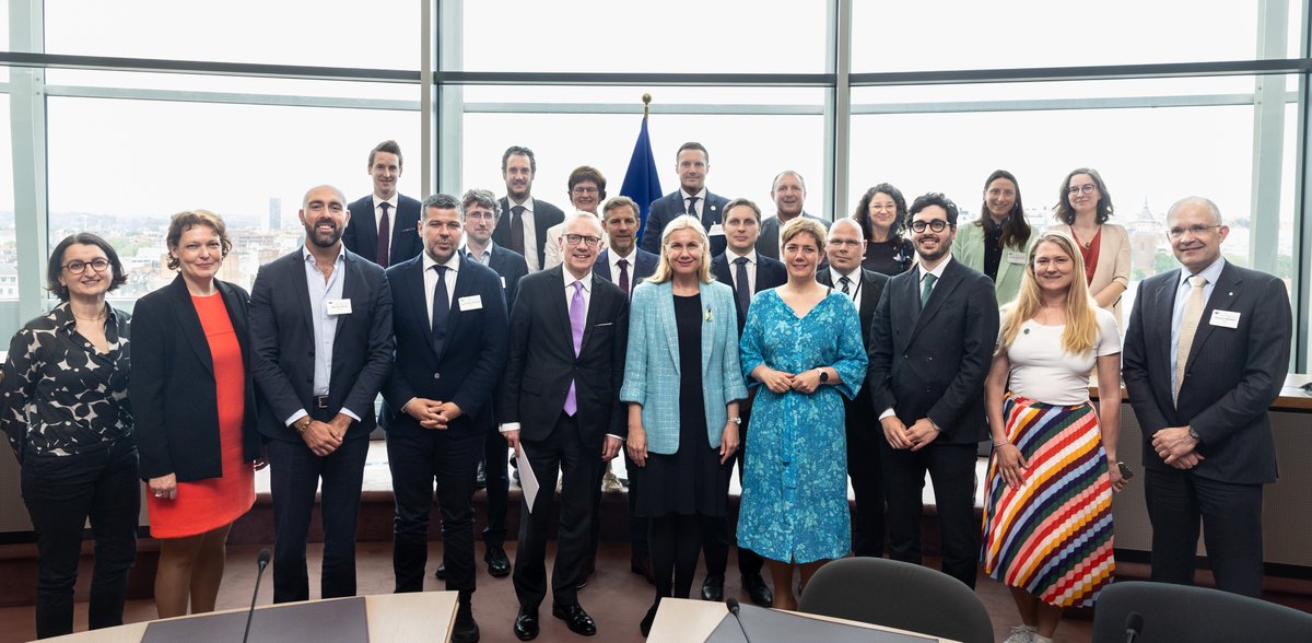 👋I met today with stakeholders from the #renewable industry, to discuss what has been achieved with #REPowerEU & what actions are still needed to ramp up the deployment of renewables.

My full speech with recent data on #REPowerEU can be found here 👇

ec.europa.eu/commission/pre…