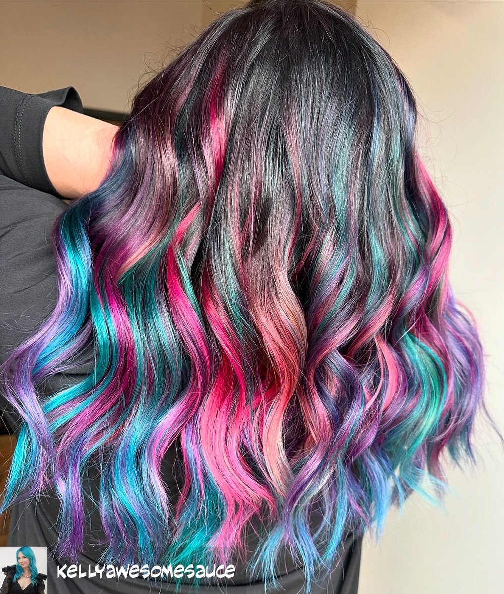 🧜🏼‍♀️ okkkayyy mermaid 🧜🏼‍♀️ 

Credit to @kellyawesomesauce 

back on my regular color shit 🎨 
.
.
.
.
@pulpriothair x @olaplex x @oliviagarden_int x @amika x @saloncentric x @dyson 
#stylistssupportingstylists