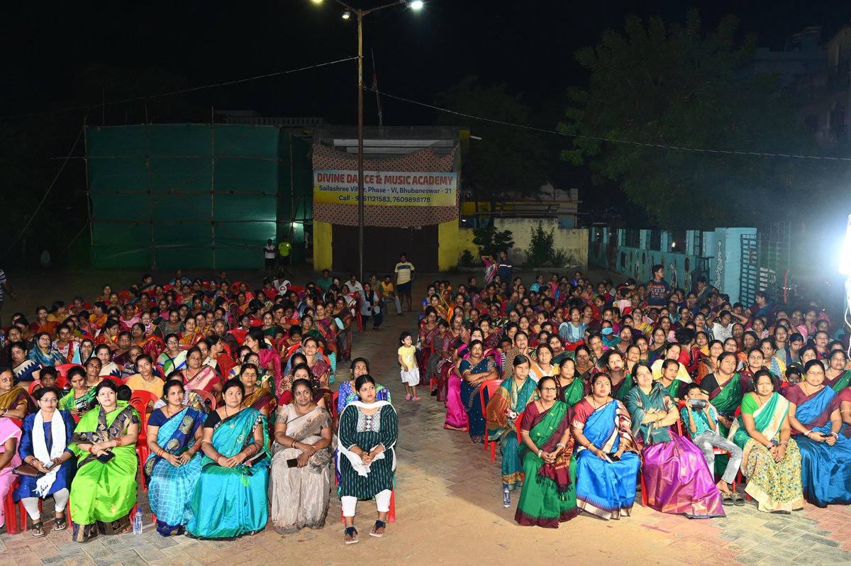 Joined a Mahila Karmi Sammilani of #BJD in Ward No. 7 under #BhubaneswarNorth Assembly constituency  along with our party candidate Shri Susant Kumar Rout and other party leaders on Tuesday. #JodiSankha #BJDWithOdisha