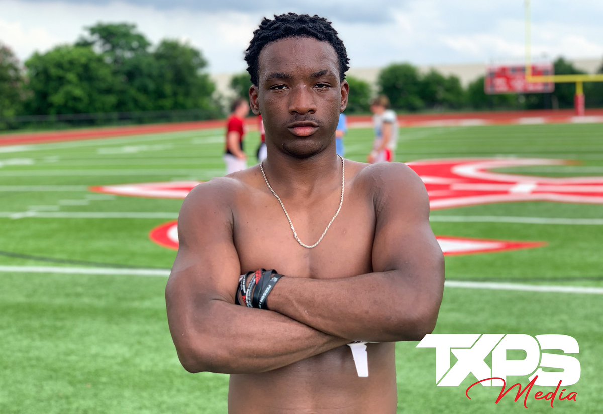 ‘25 ATH Mark Rayson is a monster. One of the most impressive guys at practice today, whether it’s explosive runs at RB or breaking up passes at SS, Rayson gets it done. P4 level athlete. @Mar_rayson | @jlovvorn7 | @drobalwayzopen