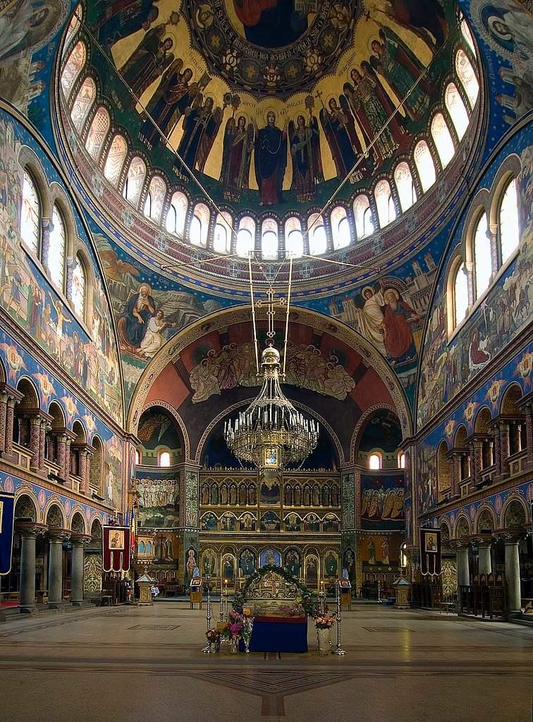 Interior of the Holy Trinity Metropolitan Cathedral in Sibiu, Romania 🇷🇴