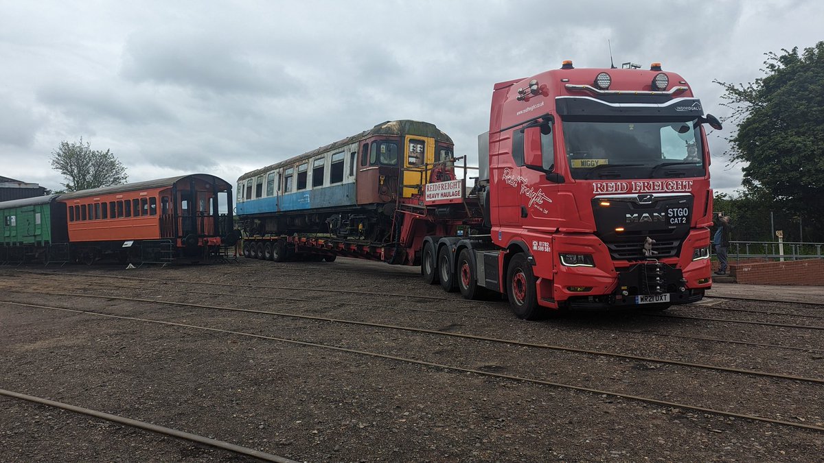 ACMU_Society's tweet photo. BDTC 75965 has successfully arrived in Essex this afternoon all according to schedule.

MBS 61928 to follow soon.

Thank you to everyone who has shown their  support for the move so far. Our fundraiser to help fix the Vandalism is live:

https://t.co/52idogAHPC https://t.co/bDbwgZ0HR8