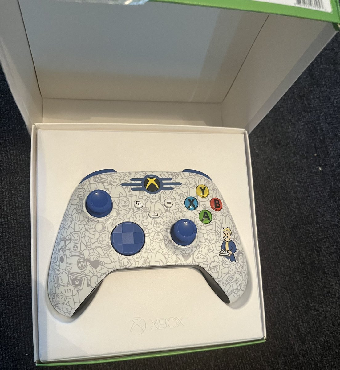 MystaBenjamin's tweet image. My fallout custom controller came in, 😍🥰 #Xbox #Fallout #Xboxcontroller #CustomControllwr