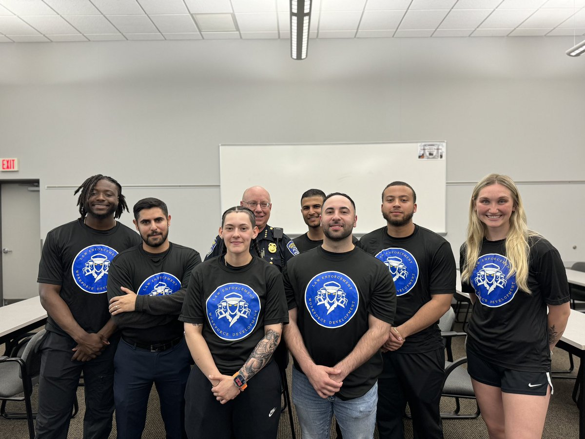 RecruitmentRpd's tweet image. Congratulations to these new hires! Some will be going to RPD some to MCSO Road and some to the MCSO Jail!!! All from our Workforce Development Program! #workforcedevelopmentprogram #LEADERS #joinrpd #mcso #rochester