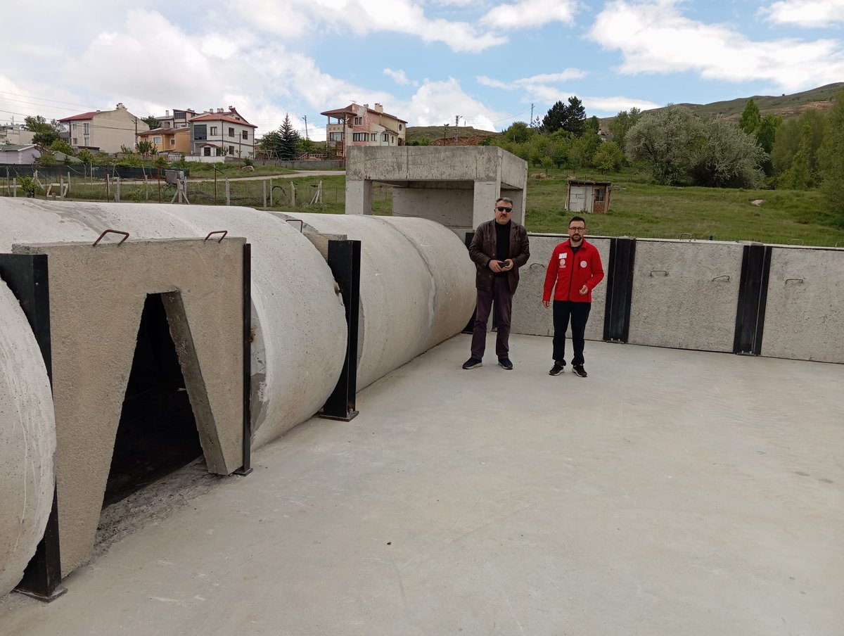 İl Müdürümüz Sy. Necati YENER öncülüğünde AFAD Başkanlığı tarafından yapımı tamamlanan Depremde Arama Kurtarma Eğitimi Uygulama Alanı, Müdürlüğümüze teslim edilmiştir.
#depremdefarkindalik
<a href="/Yusuf__Tekin/">Yusuf Tekin</a>
<a href="/meb_dhgm/">Destek Hizmetleri Genel Müdürlüğü</a>
<a href="/mebisgb/">İşyeri Sağlık ve Güvenlik Birimi Daire Başkanlığı</a>
<a href="/ozkan_meb/">Özkan AVCI</a>
<a href="/necatiyener_/">Necati YENER</a>
<a href="/drsnyildirm/">Dursun YILDIRIM</a>
@sgokce58
<a href="/yldrmuzm/">ADEM YILDIRIM</a>