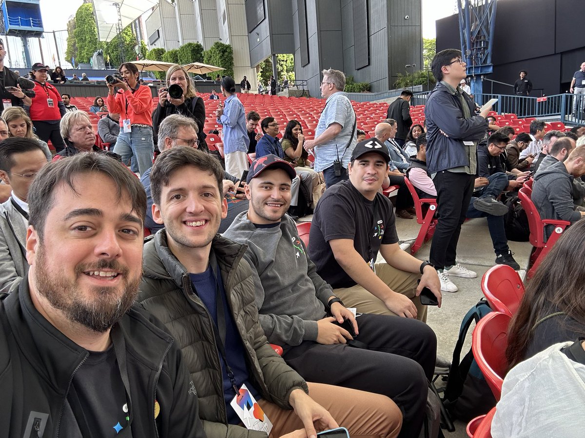 nbellocam's tweet photo. Arrancando con #GoogleIO  @GoogleDevsLATAM https://t.co/LeDgRUzBOP