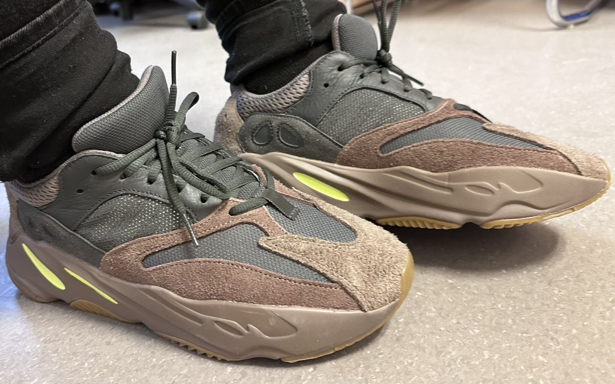 #KOTD comfy, for a long day at work #yeezy #Boost700 #Mauve