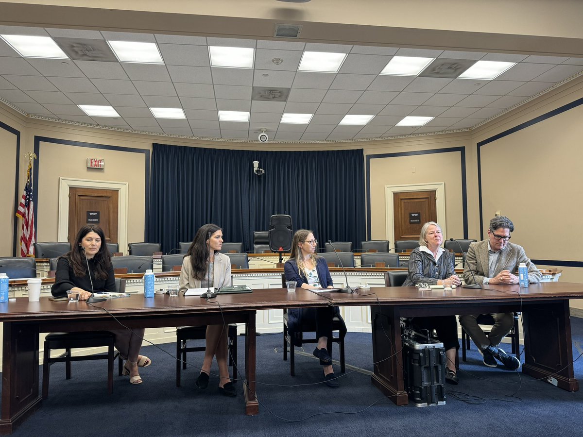 📢 Happening now 📢 Aspiring Teachers as Tutors Network participants @DeanDawnShinew of @bgsu and Sam Olivieri of @stepuptutoringg join other leaders to brief Congressional staff and leaders in DC on the power of mobilizing aspiring teachers as tutors.