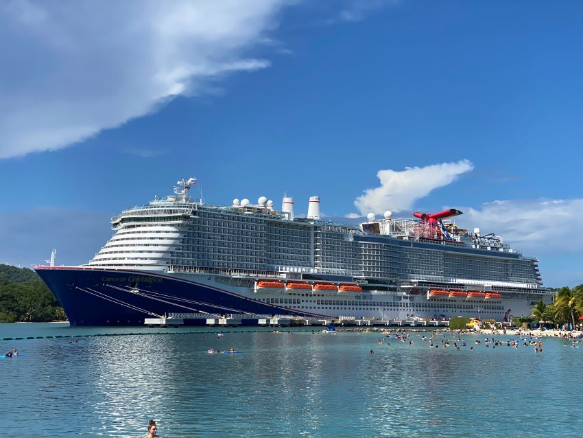 BREAKING: Carnival, the world's largest cruise company, today announced that 100% of its ships across its global fleet are now equipped with <a href="/SpaceX/">SpaceX</a>'s Starlink global internet.

Carnival CEO: "Starlink has been a game-changer. We've already seen a surge in guest satisfaction."