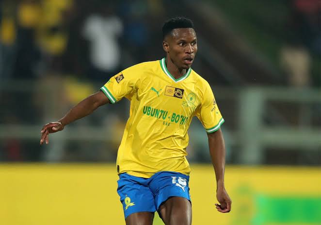 Teko Modise or Themba Zwane? You can only pick ONE in your lineup!