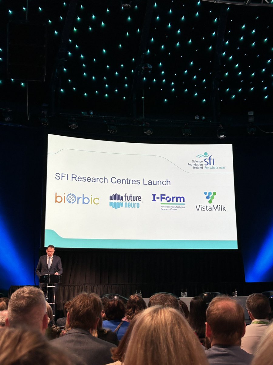 Congratulations to @VistaMilk and @DonaghBerry on the well-deserved funding from @scienceirel Today, I witnessed an Irish farmer highlight the impact of VistaMilk research on his farm, aiming to make Ireland a global leader in planet-friendly dairy. Proud to be part of the team