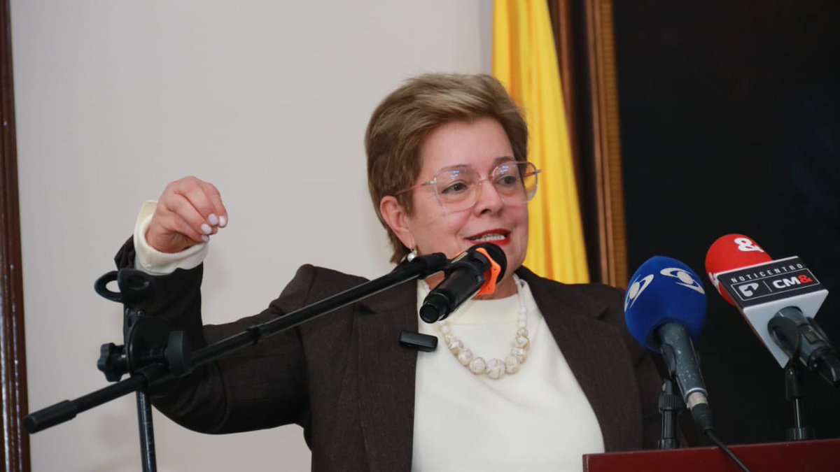 @GloriaRamirezRi ‘‘La reforma que proponemos es integral, abarcando desde aquellos colombianos sin ingresos hasta los que tienen ingresos más altos. Es una reforma incluyente que protege al 87% de los colombianos/as en su sistema de vejez’’, ministra @GloriaRamirezRi. #ReformaPensionalYa 👏🏽🇨🇴