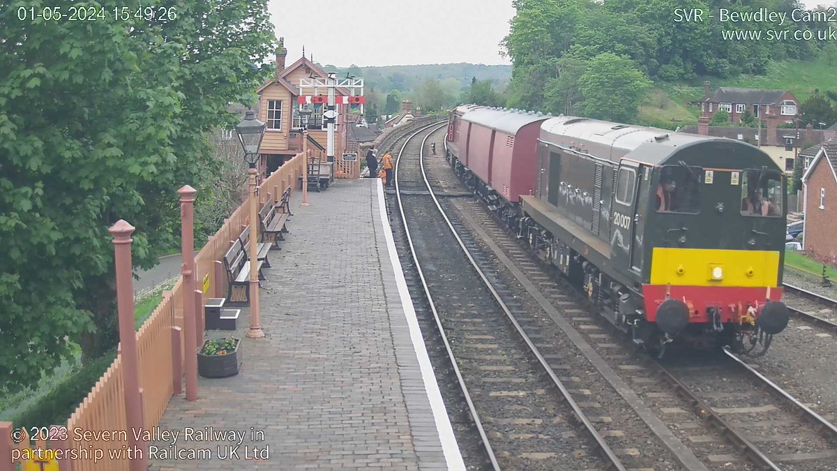 Diesel Gala Klaxon📢 If you can't be there in person, you can join us right here on Railcam for this weeks @svrofficialsite Spring Diesel Gala, running from Thursday 16th - Sunday 19th May. ℹ️svr.co.uk/event/spring-d… Our favourite spot is #Bewdley #SVRFamily #SVRDieselGala